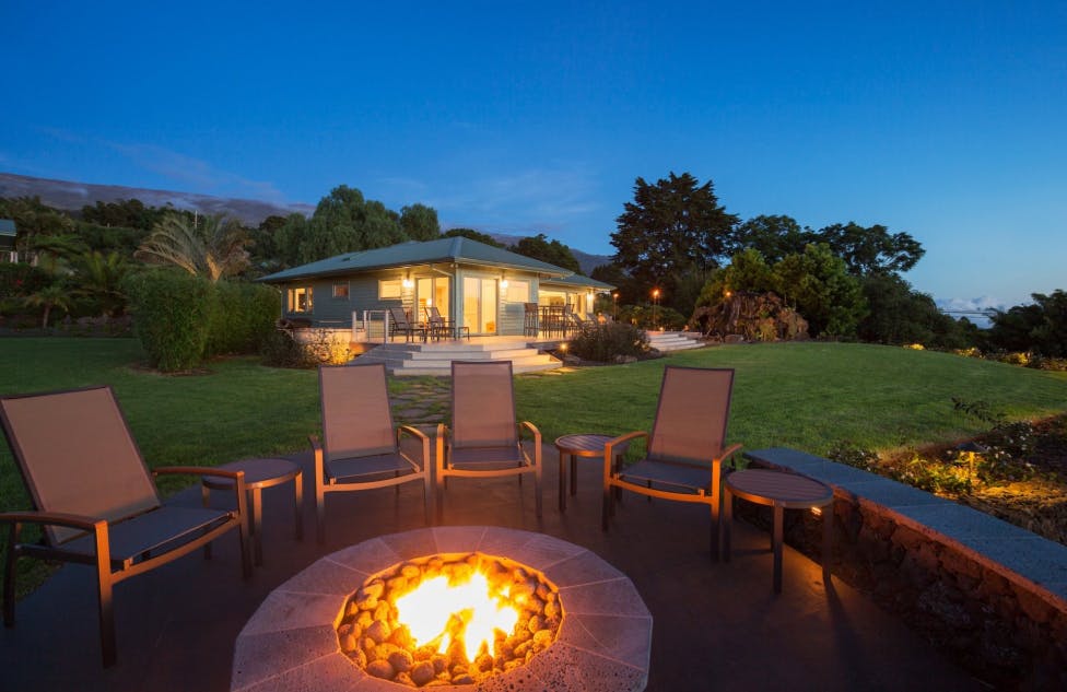 5 backyard fire pit ideas to enhance your outdoor space